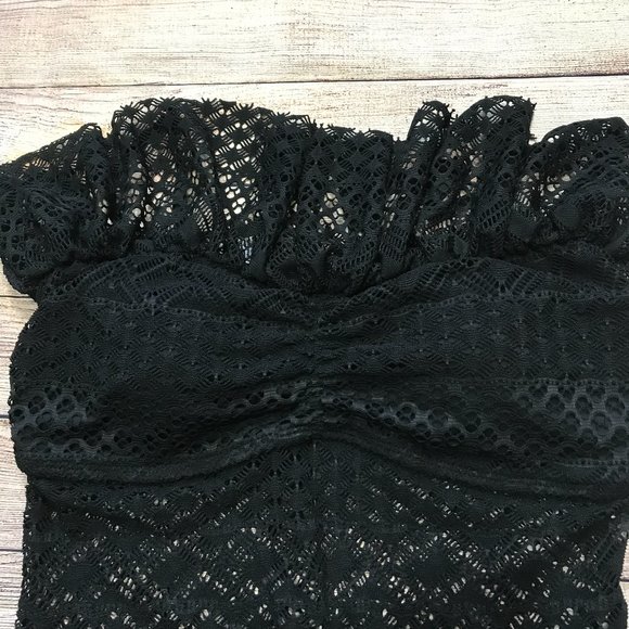 LA VIE EN ROSE One Piece Crochet Swimsuit Medium - Picture 8 of 15